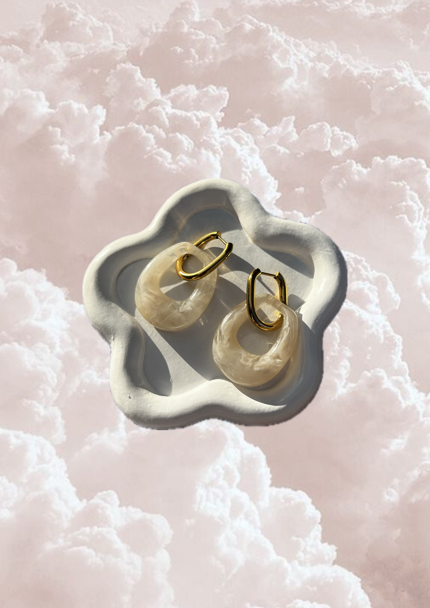 Boucle d'oreille Lisa blanche