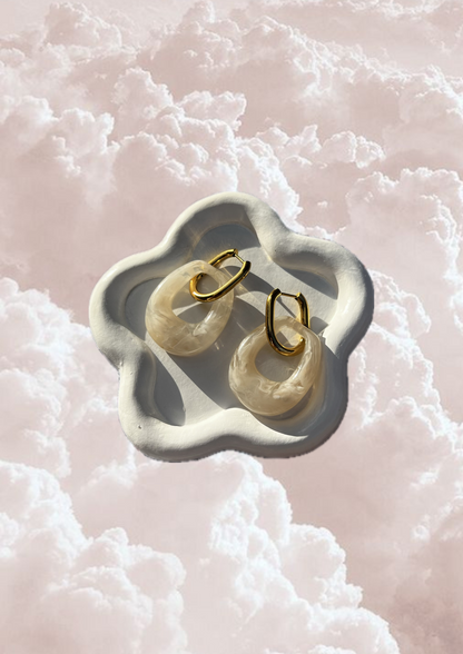 Boucle d'oreille Lisa blanche