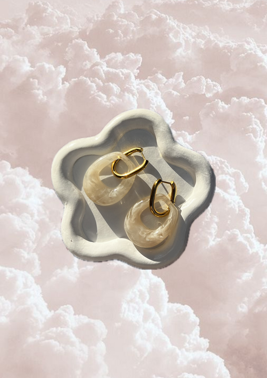 Boucle d'oreille Lisa blanche