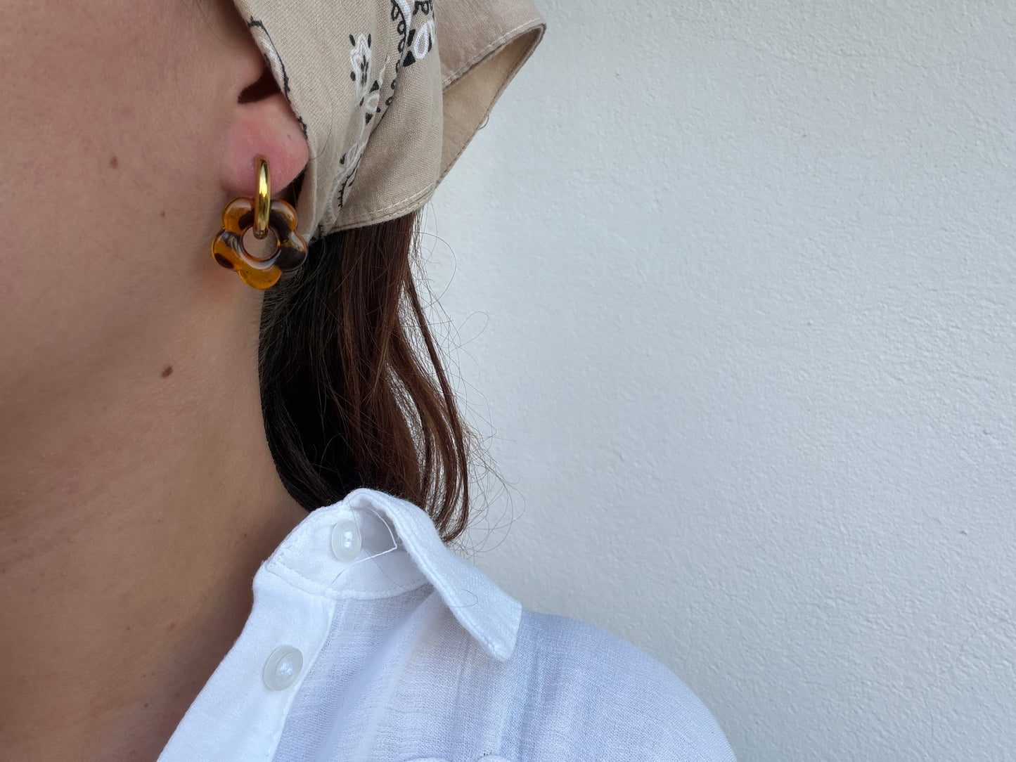 Boucle d'oreille Marguerite marron