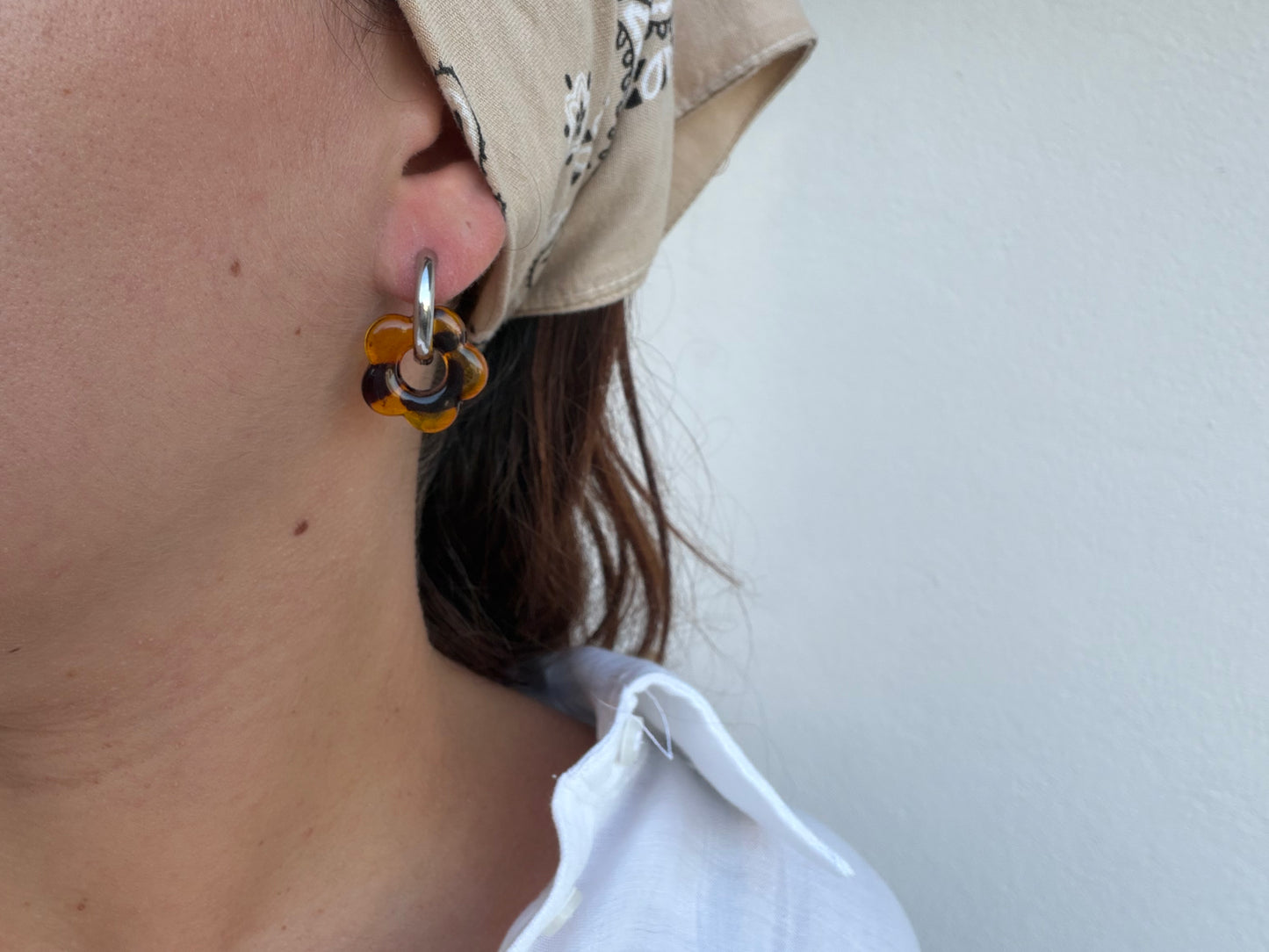 Boucle d'oreille Marguerite marron