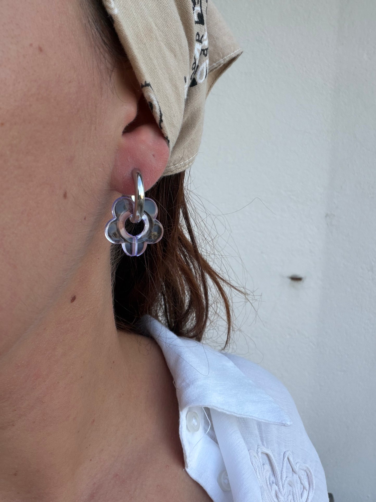 Boucle d'oreille Marguerite violette