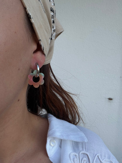 Boucle d'oreille Marguerite turquoise, rose nacré